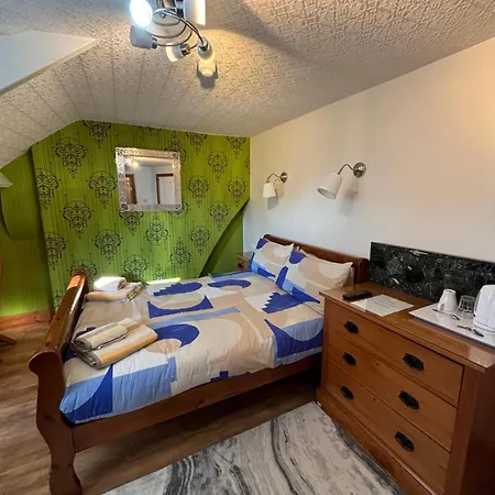Elford House - 3*